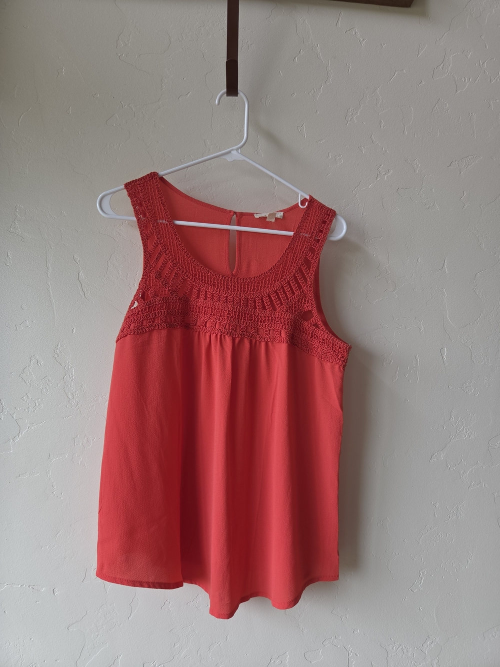 Women's Crochet Yoke Sleeveless Top